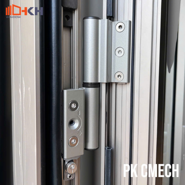 Phụ kiện đồng bộ cao cấp cmech là cửa nhôm an toàn xingfa class a