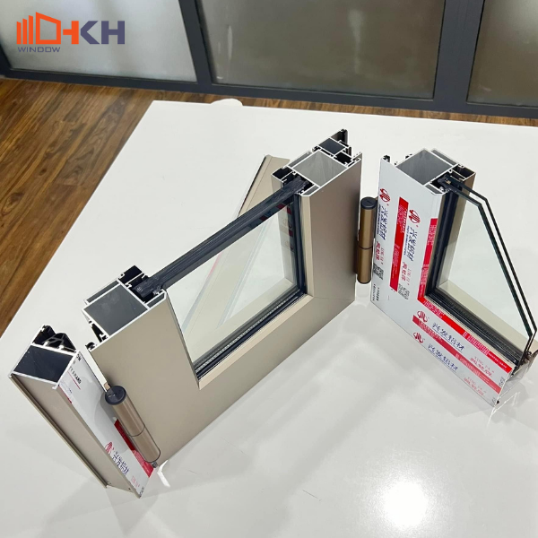 Với độ dày nhôm lên đên 2.2mm chắc chắn là giải pháp cửa nhôm an toàn xingfa class a