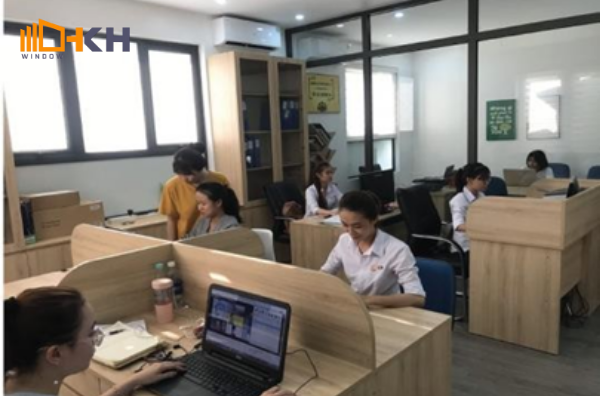 Đội ngủ nhân sự HKH Winodw làm việc chuyên nghiệp