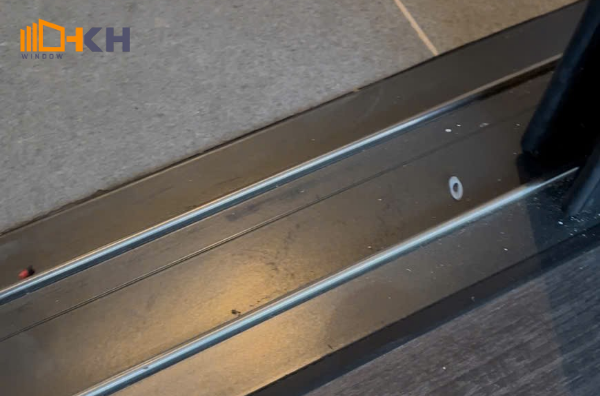 Ray inox sẽ là lựa chọn hàng đầu dành cho cửa lùa và cửa xếp trượt, sẽ giúp cửa vận hành nhẹ nhàng và bền bỉ