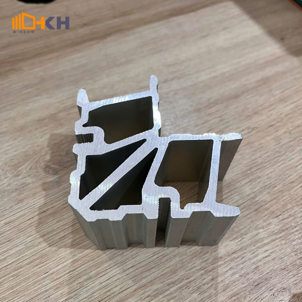 ke tomahuck cửa nhôm cao cấp